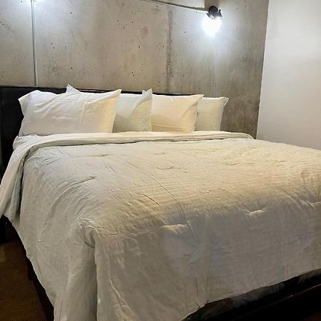 Loft Living Downtown At Its Best! Very Spacious Phoenix Exterior photo